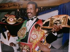 MICHAEL SPINKS WORLD CHAMPION LEGENDARY BOXER AUTOGRAPHED PHOTO COA  picture