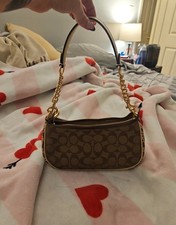 Authentic Coach Purse – Stylish & Classic Handbag picture