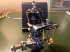 VINTAGE 1938 Ohlsson GoldSeal GAS SPARK MODEL AIRPLANE ENGINE wTANK picture