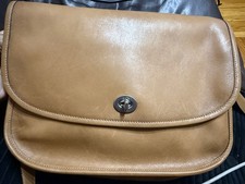 Vintage Coach 9790 British Tan Leather City Bag Crossbody Shoulder Turnlock picture