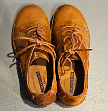 Clarks Collection Men's Size 8 Brown Suede Lace-Up Sneakers Round Toe Comfort picture