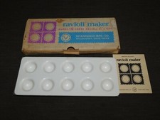 VINTAGE  KITCHEN PASTA MAKER  VITANTONIO RAVIOLI MAKER in BOX picture