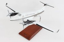 Beechcraft B-350 Super King Air Private Desk Top Display Model 1/32 SC Airplane picture