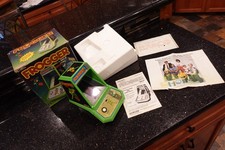 Vintage  COLECO FROGGER   Handheld Electronic Tabletop LED Video GAME  GORGEOUS picture