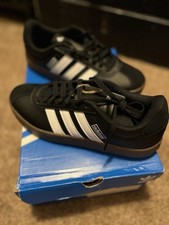 adidas Men’s Black/White Low Top Lace-Up Athletic Sneakers Gym Training picture