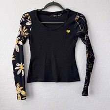 Desigual Medium Top Black Long Sleeve Floral Graphic Ribbed Scoop Neck Heart picture