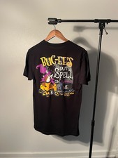 Buc-ee’s 2025 Halloween Put a Spell on Me Glow in Dark T Shirt Black Medium picture