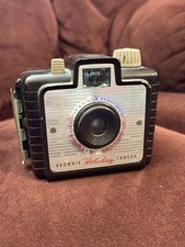 Vintage 1950’s Kodak Brownie Holiday Camera 127 Film Roll Bakelite  Untested picture