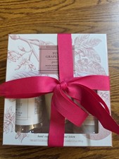 Williams Sonoma Pink Grapefruit Guest Set With Essential Oils picture