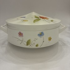 MIKASA JUST FLOWERS: ROUND COVERED CASSEROLE DISH A4-182  picture