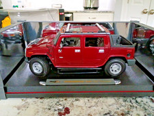 Maisto Hummer H2 SUT Concept 1:18 Premiere Edition Diecast Red picture