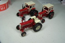 3 Vintage  1/64 ERTL International , IH Farmall 856 Wide Front Tractors Hiniker picture