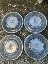 vintage 1968–1969 Cadillac DeVille Fleetwood 15-inch hubcap wheel cover. picture