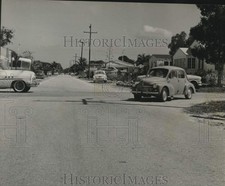 1963 Press Photo Historical View Of A City Street With Traffic - lrx42014 picture