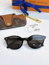 LOUIS VUITTON Z3111U Black Square Sunglasses Gray Lenses Gold Monogram 62-19-145 picture