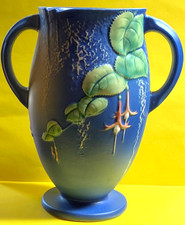 ROSEVILLE #901-10 FUSHIA VASE RICH VIBRANT BLUE 10.5 INCH TALL ELEGANT NICE MOLD picture
