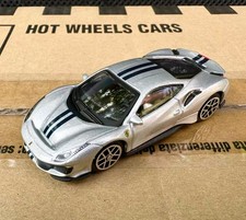 Bburago 1:64 Ferrari 488 Pista Diecast Metal Model Car Vehicle New in Box picture