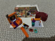 LEGO Harry Potter Gryffindor House (2001, #4722) w/ Minifigure and Manual picture