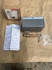New OEM Honeywell L8124C 1003 Triple Aquastat Relay  picture