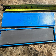 Spyderco Ceramic Whet Stone Medium Grit Sharpening Stone w/ Blue Case picture