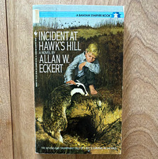 Incident at Hawk's Hill PB by Allan W. Eckert, Bantam Starfire Juvenile EN picture