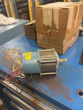 NEW NO BOX Superior Electric SS50G100 Slo-Syn Stepping Motor 1PHASE 120VAC 0.3A picture