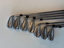 Mizuno JPX 923 Hot Metal Pro Iron Set 4-Pw Dynamic Gold 105 RH S300 Stiff Shaft picture