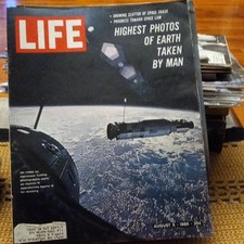 LIFE Magazine Aug 5 1966 Illustrated Space Highest Photos of Earth Taken picture