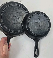 2 Vtg 1940s Lodge 3-Notch Cast Iron Skillet Frying Pans 8