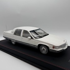 Cadillac Fleetwood Brougham 1993 VAV 1:18 Resin Model Limited 200 Rare picture