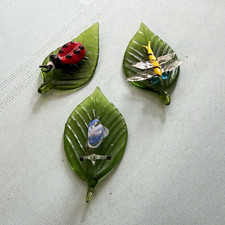 Lot of 3 Leaf Brooch Pins Ladybug Dragonfly Butterfly Green Red Blue 2 in picture