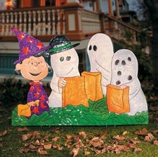 Peanuts Gang in Costumes Hammered Metal Outdoor Halloween Decor Charlie Brown picture