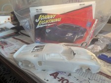 Plastic Model 2005 AMT Ford GT. Partially Assembled 1/25 picture