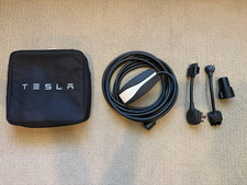Tesla Gen 2 Mobile Connector (UMC) charging kit cable picture