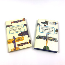 VTG Pocket Encyclopedia Of World Aircraft in Color Attack and Training Air Pair picture