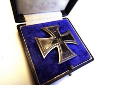✚WW1 German Iron First Class w/Blue Velvet Case Maker Marked with Square (4232) picture