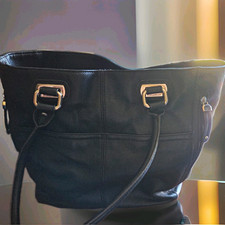 Tignanello Black Large Pebbled Shoulder Bag Striped Lining Detachable Strap picture