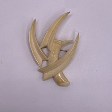 Vintage Ming's Style Hand-Carved Hawaiian Motif Brooch/Pin picture