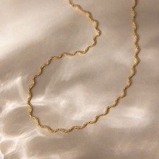 Woman Fashion 18K Gold Plated  Thin Waves Chain Necklace Anti-tarnish picture