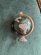 Jessica Lauren Globe Brooch 18K Gold Plated Green Rhinestone Premiere Vintage picture