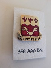 WWII 391st AAA Battalion DUI LE DIXIES FINEST Vintage Pinback Unit Crest picture