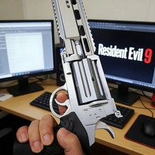 Resident Evil 9 Requiem 2026-Leon s Revolver Requiem 1:1 Prop Cylinder Works picture