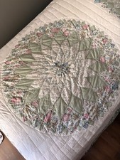 Vintage Giant Dahlia patchwork quilt- Full/ Standard Size picture