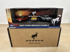 2021 Ford Bronco Family Greenlight 1:64 Car Set  2 Badlands + 1 Wildtrak: SEALED picture