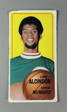 1970-71 Topps Basketball #75 Lew Alcindor Milwaukee Bucks  Tall Boy  (creased) picture
