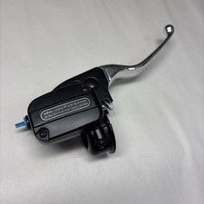 LIKE NEW, NO DAMAGE DEALERSHIP TAKE-OFF Front Right Brake Master Cylinder    sm2 picture
