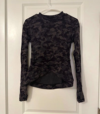 lululemon athletica Size 6 Pullover Top Black/Gray Camo Thumbholes Zip Pockets picture