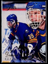 1994-95 Flair #17 Dominik Hasek picture