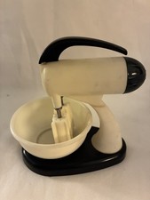Rare VTG 1957 Novelty Sunbeam Like Mixer Salt & Pepper Set Complete MCM picture