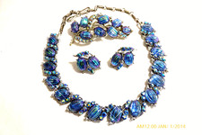 RARE VTG CORO BLUE RIBBED AB GLASS RHINESTONE NECKLACE BROOCH EARRINGS SET picture